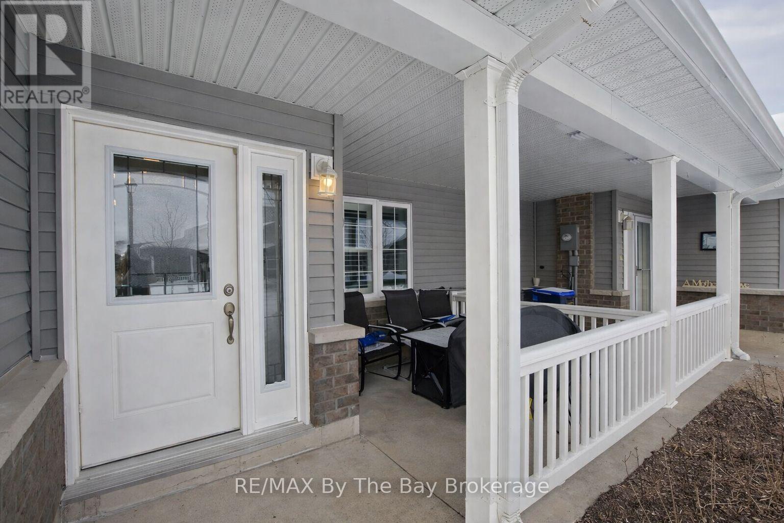 30 Ivy Crescent, Wasaga Beach, Ontario  L9Z 0H8 - Photo 2 - S12903064