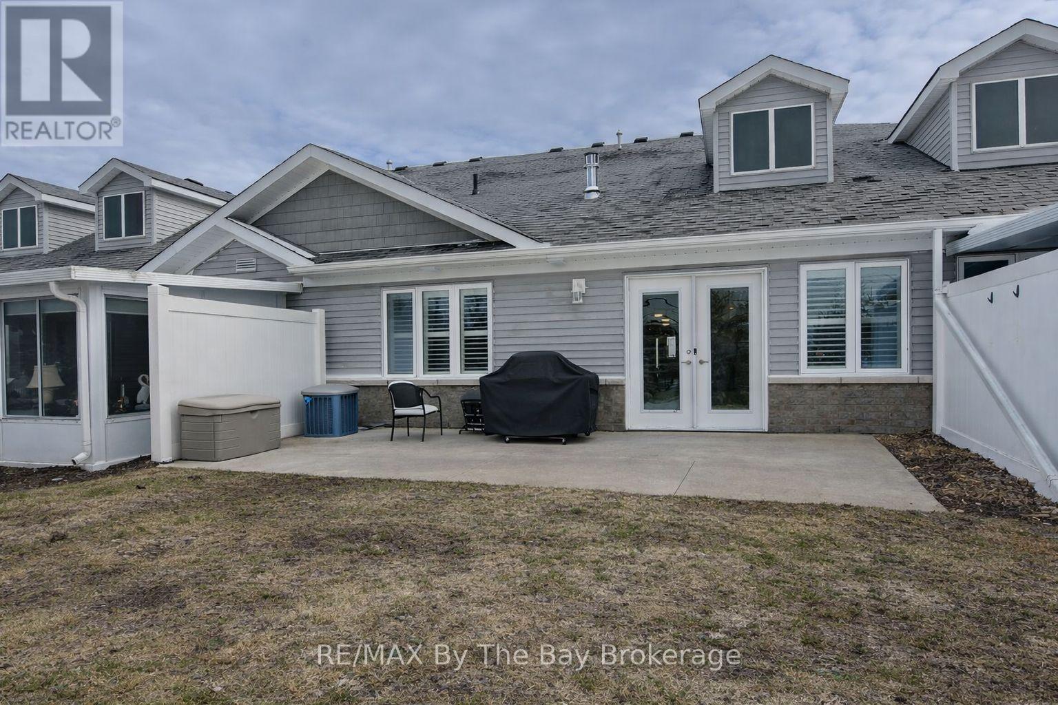 30 Ivy Crescent, Wasaga Beach, Ontario  L9Z 0H8 - Photo 3 - S12903064