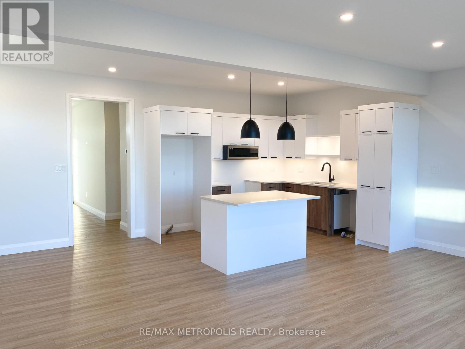 35 Evylean Court, St. Thomas, Ontario  N5R 0P6 - Photo 5 - X12972780