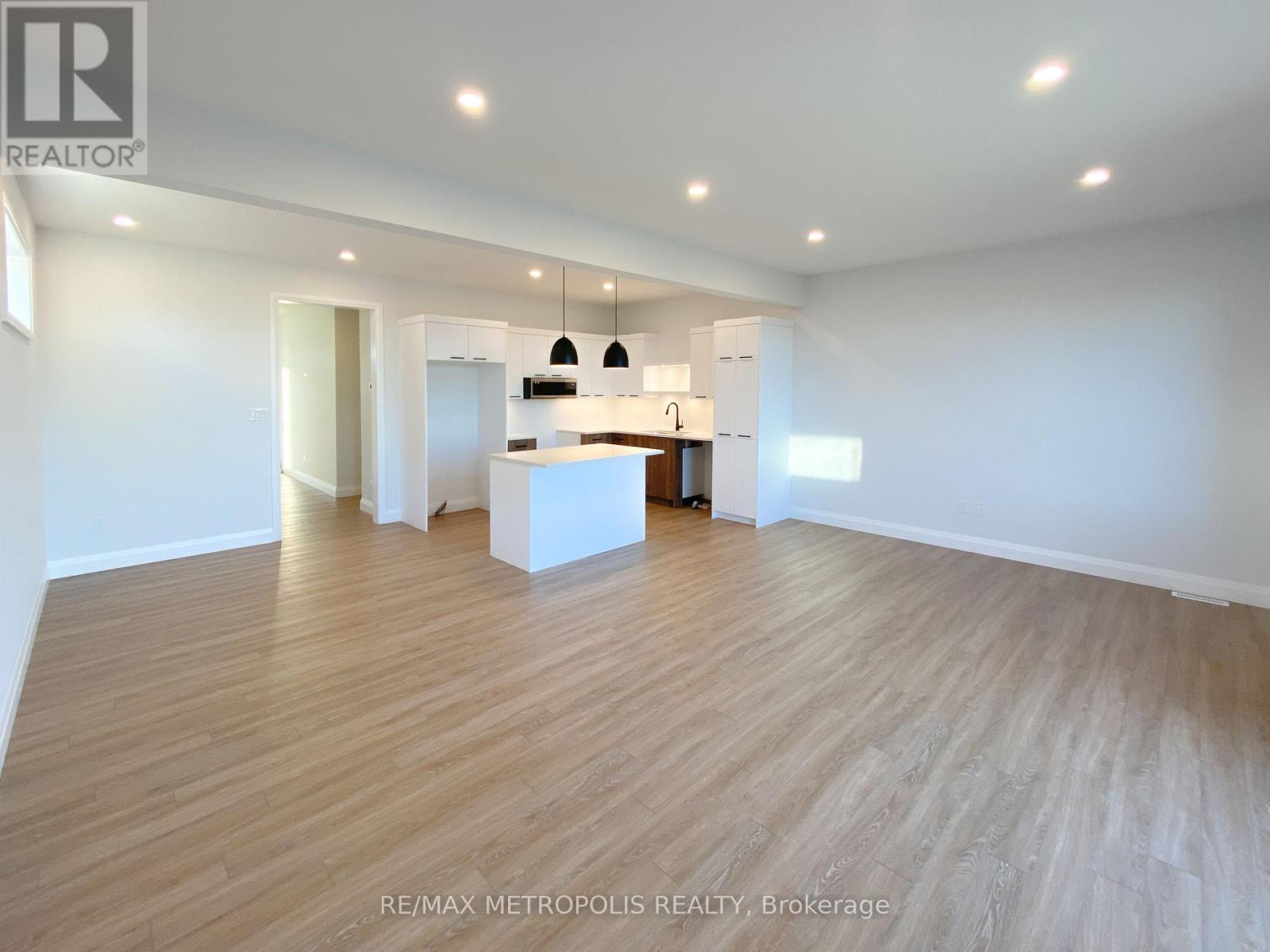 35 Evylean Court, St. Thomas, Ontario  N5R 0P6 - Photo 6 - X12972780