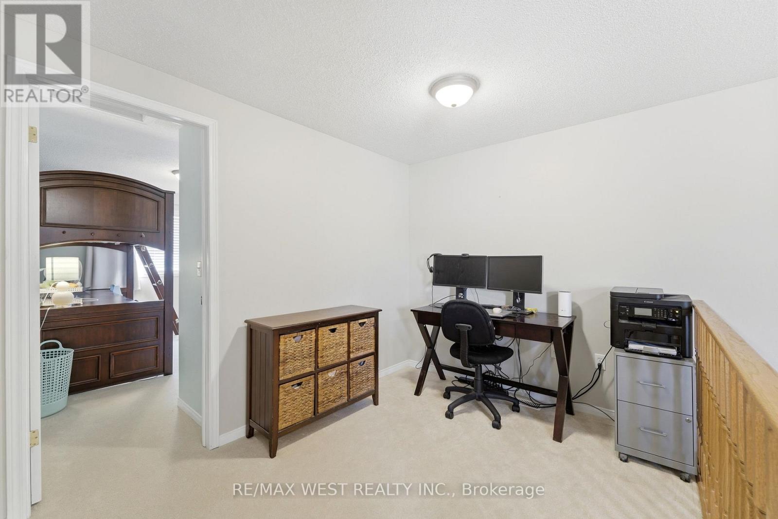 287 Mcmeeken Drive, Cambridge, Ontario  N3C 4N7 - Photo 4 - X12972826