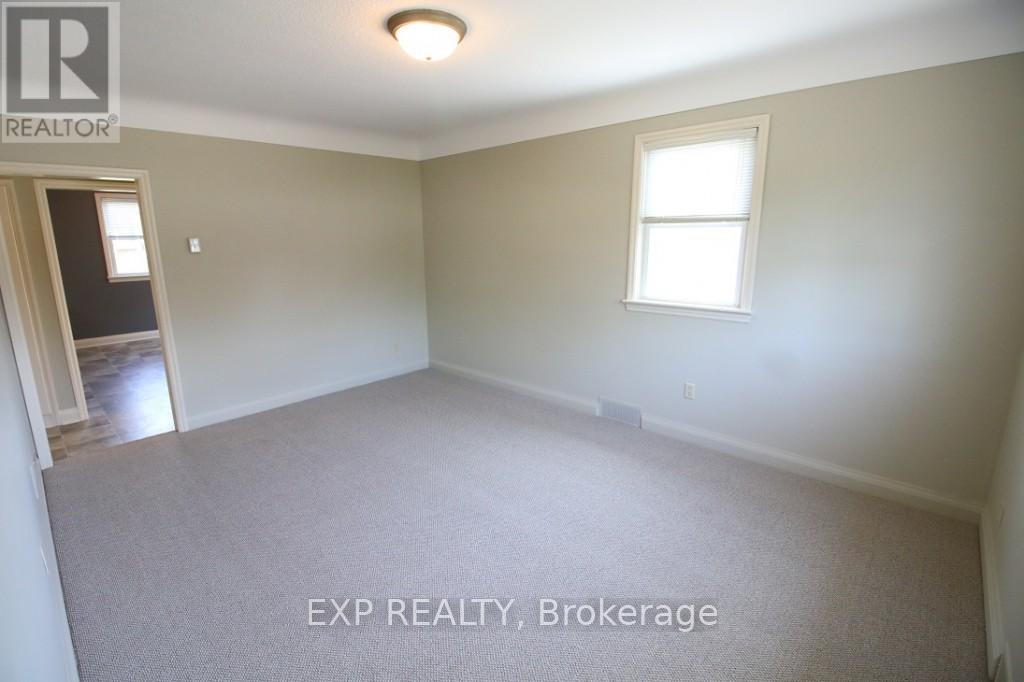 106 Haig Street, St. Catharines, Ontario  L2R 6L2 - Photo 2 - X12972844