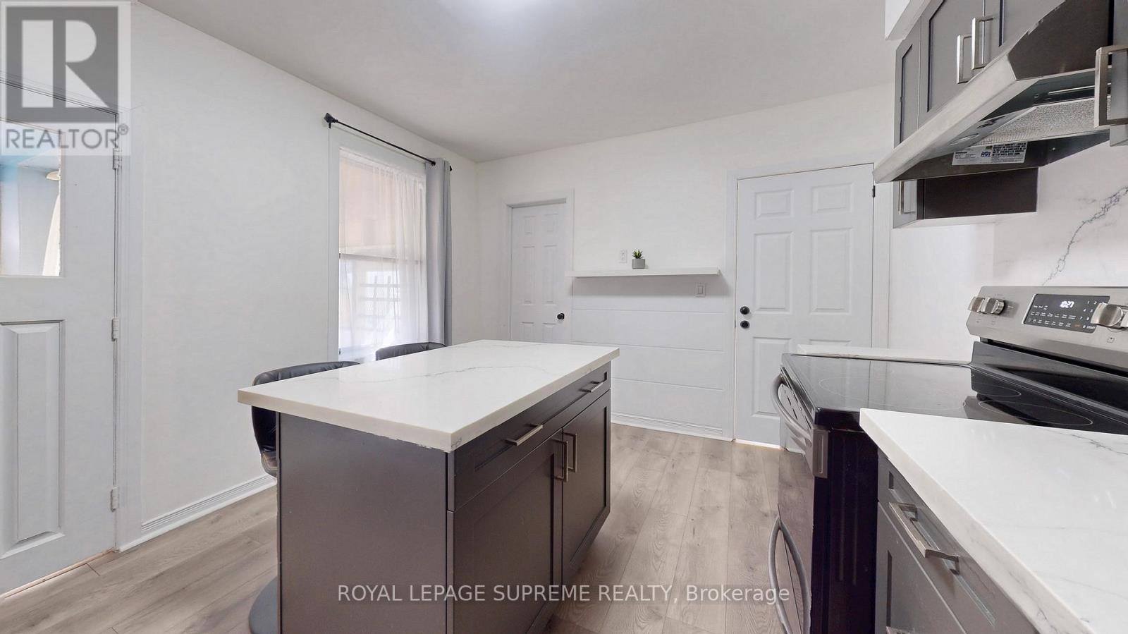 31 Shirley Street, Toronto, Ontario  M6K 1S8 - Photo 12 - C12972256