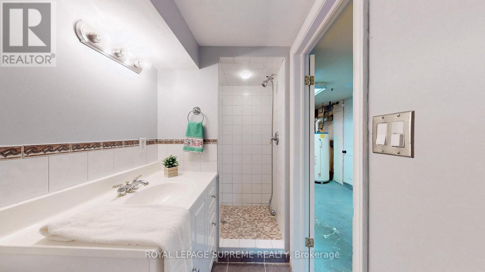 31 Shirley Street, Toronto, Ontario  M6K 1S8 - Photo 26 - C12972256