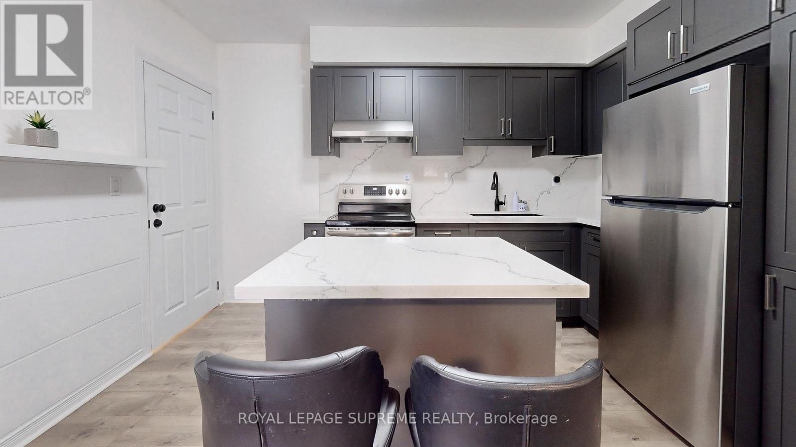 31 Shirley Street, Toronto, Ontario  M6K 1S8 - Photo 7 - C12972256