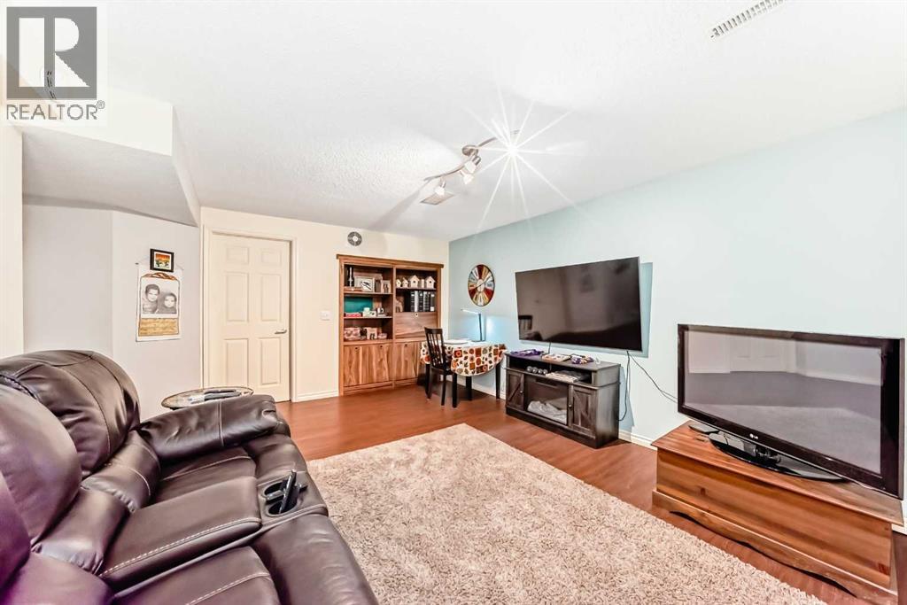 8 Meadow Place SE, Airdrie, Alberta  T4A 1W4 - Photo 29 - A2299404