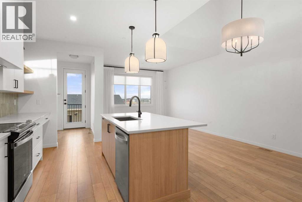 76 Lucas Common Nw, Calgary, Alberta  T3P 2B4 - Photo 4 - A2271463