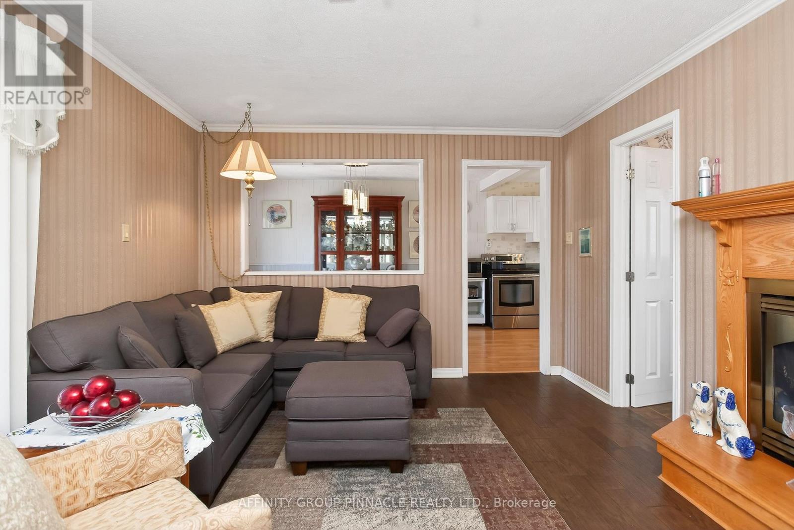 272 Crosby Drive, Kawartha Lakes, Ontario  K0M 1A0 - Photo 3 - X12972918