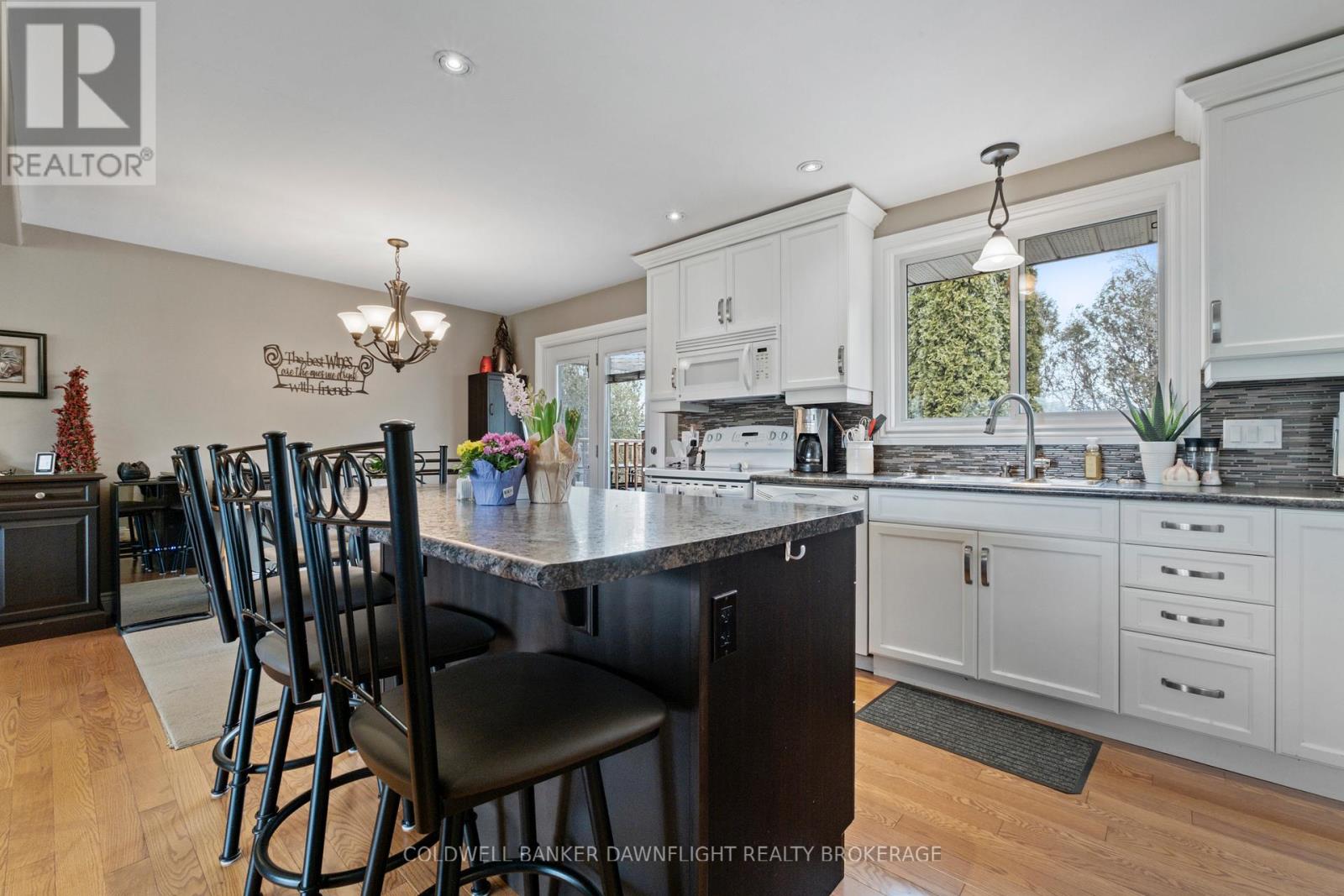 33960 Queen Street, Bluewater, Ontario  N0M 2T0 - Photo 14 - X12973092