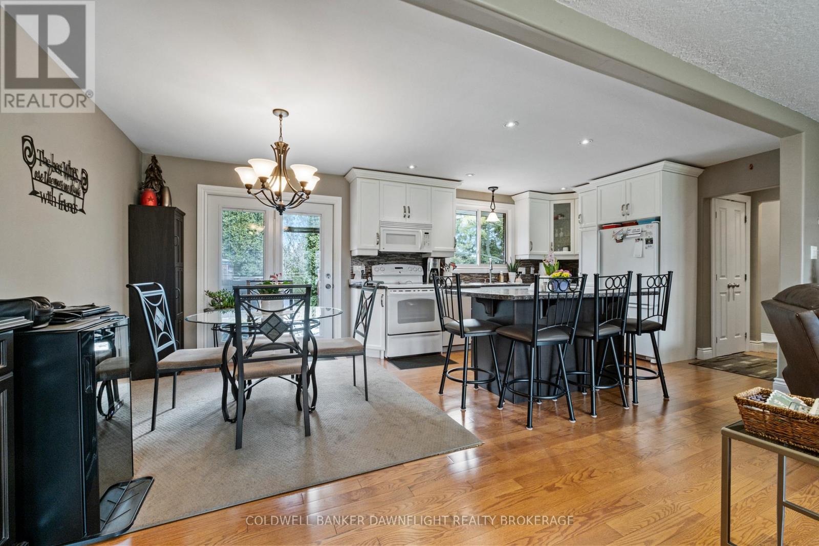 33960 Queen Street, Bluewater, Ontario  N0M 2T0 - Photo 6 - X12973092