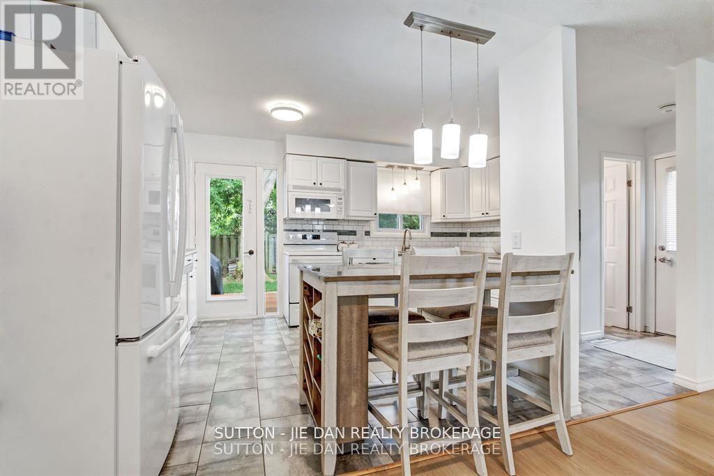 55 Constable Court, London North, Ontario  N6G 3N7 - Photo 4 - X12973108