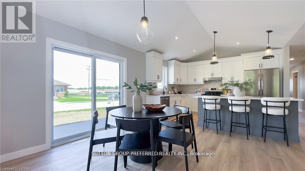 230 Beech Street, Central Huron, Ontario  N0M 1L0 - Photo 14 - X12973110