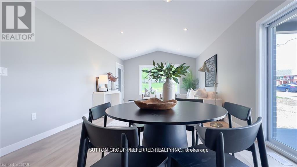 230 Beech Street, Central Huron, Ontario  N0M 1L0 - Photo 15 - X12973110