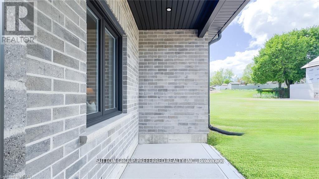 230 Beech Street, Central Huron, Ontario  N0M 1L0 - Photo 37 - X12973110