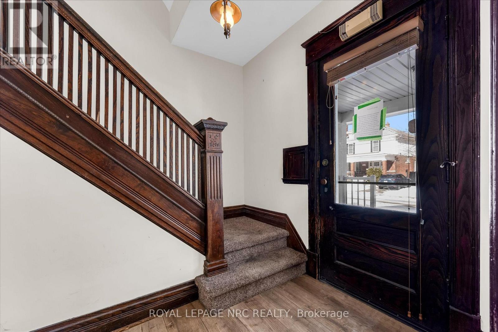 4878 Stamford Street, Niagara Falls, Ontario  L2E 1M1 - Photo 3 - X12833418