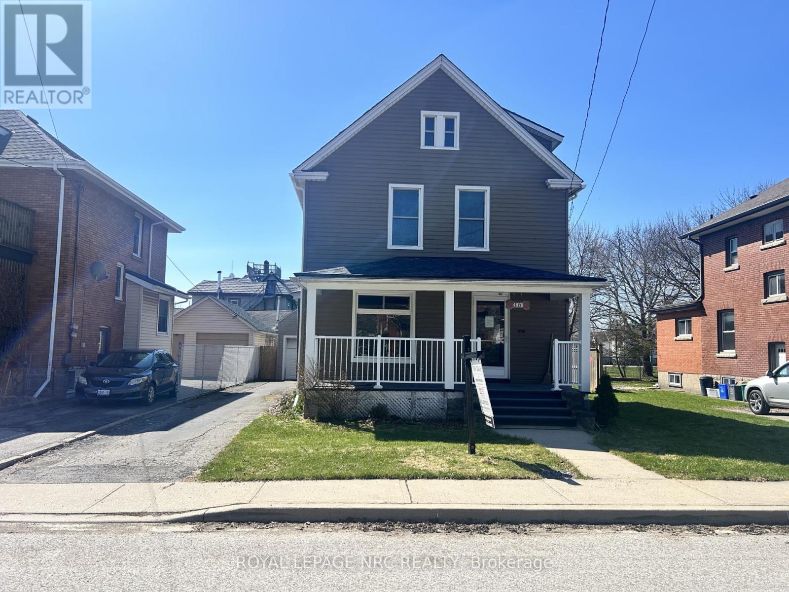 4878 Stamford Street, Niagara Falls, Ontario  L2E 1M1 - Photo 2 - X12833418
