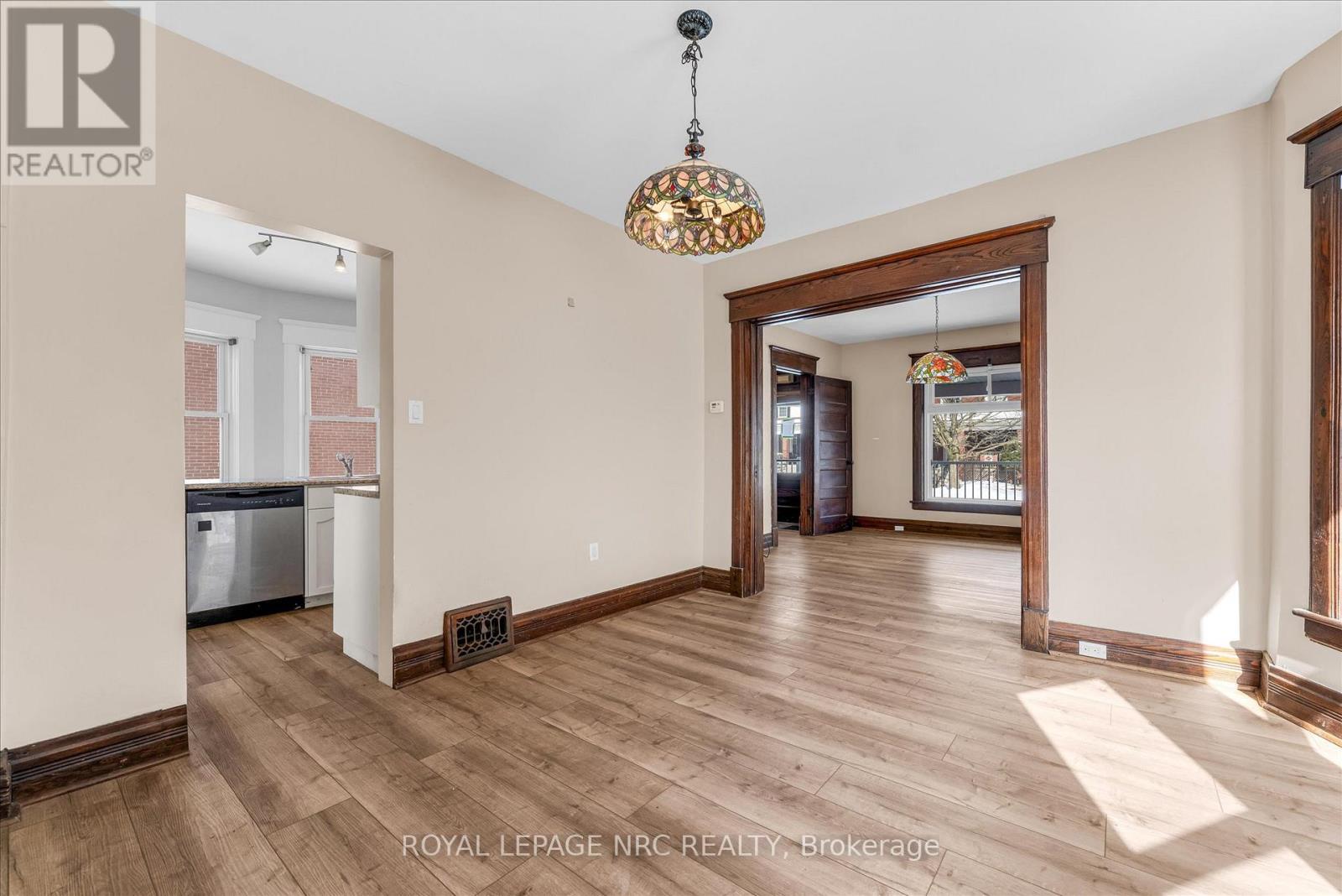 4878 Stamford Street, Niagara Falls, Ontario  L2E 1M1 - Photo 11 - X12833418