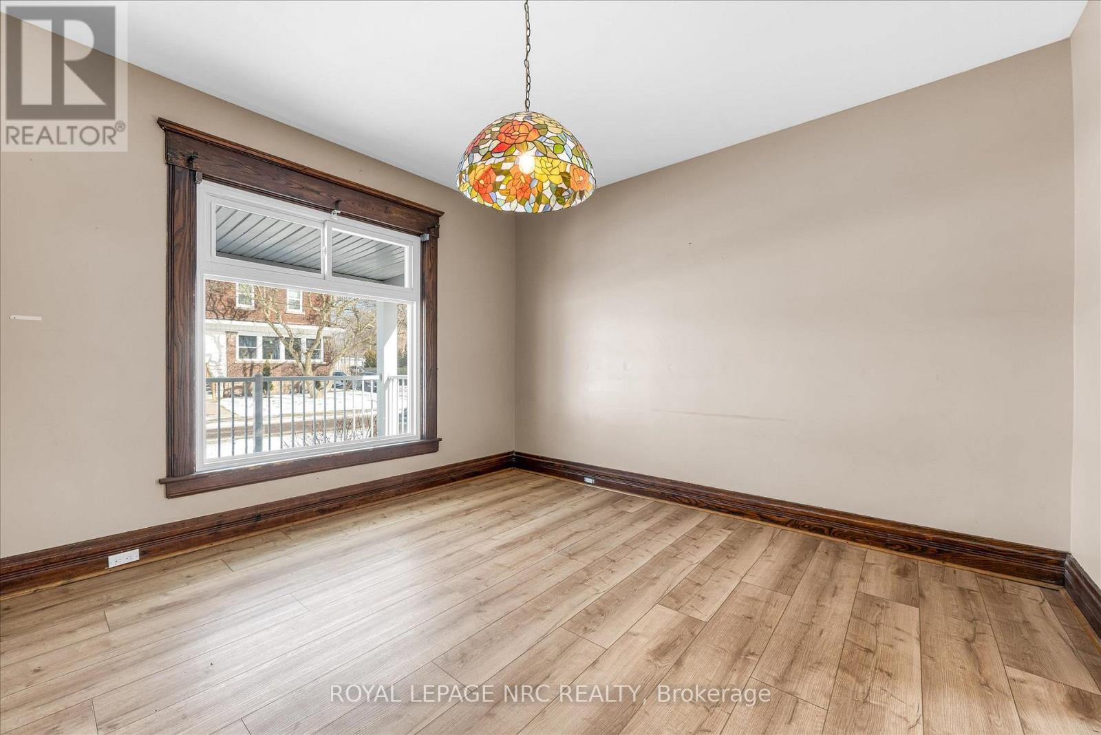 4878 Stamford Street, Niagara Falls, Ontario  L2E 1M1 - Photo 7 - X12833418