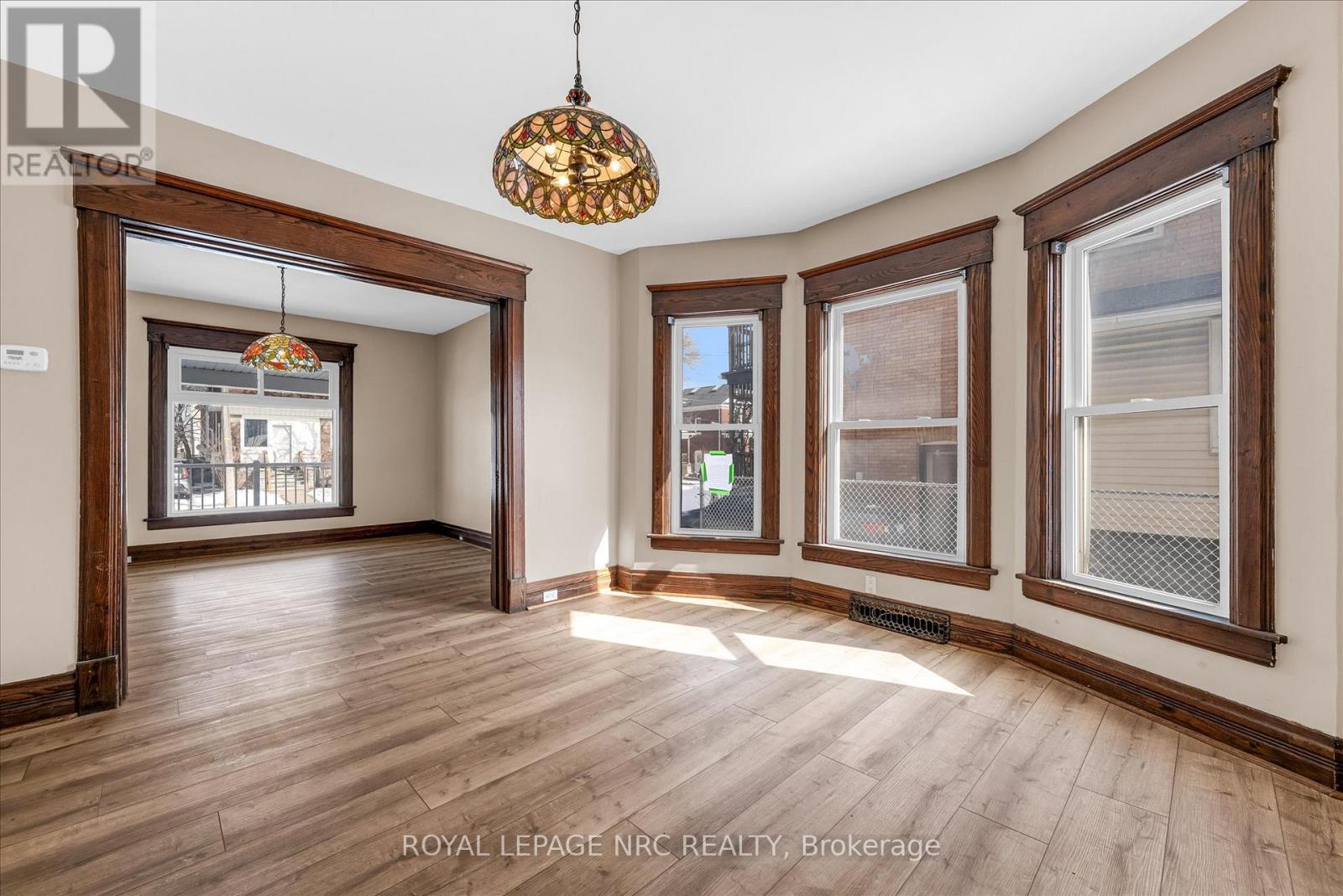 4878 Stamford Street, Niagara Falls, Ontario  L2E 1M1 - Photo 9 - X12833418