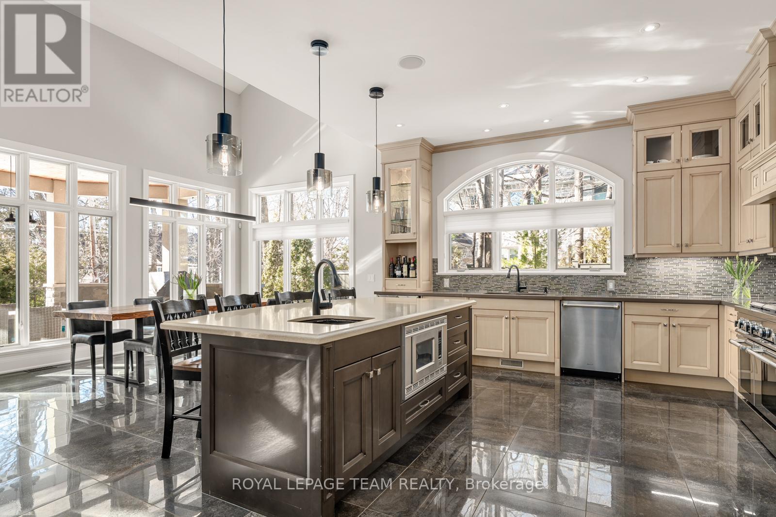 77 Placel Road, Ottawa, Ontario  K1L 5B9 - Photo 14 - X12972920