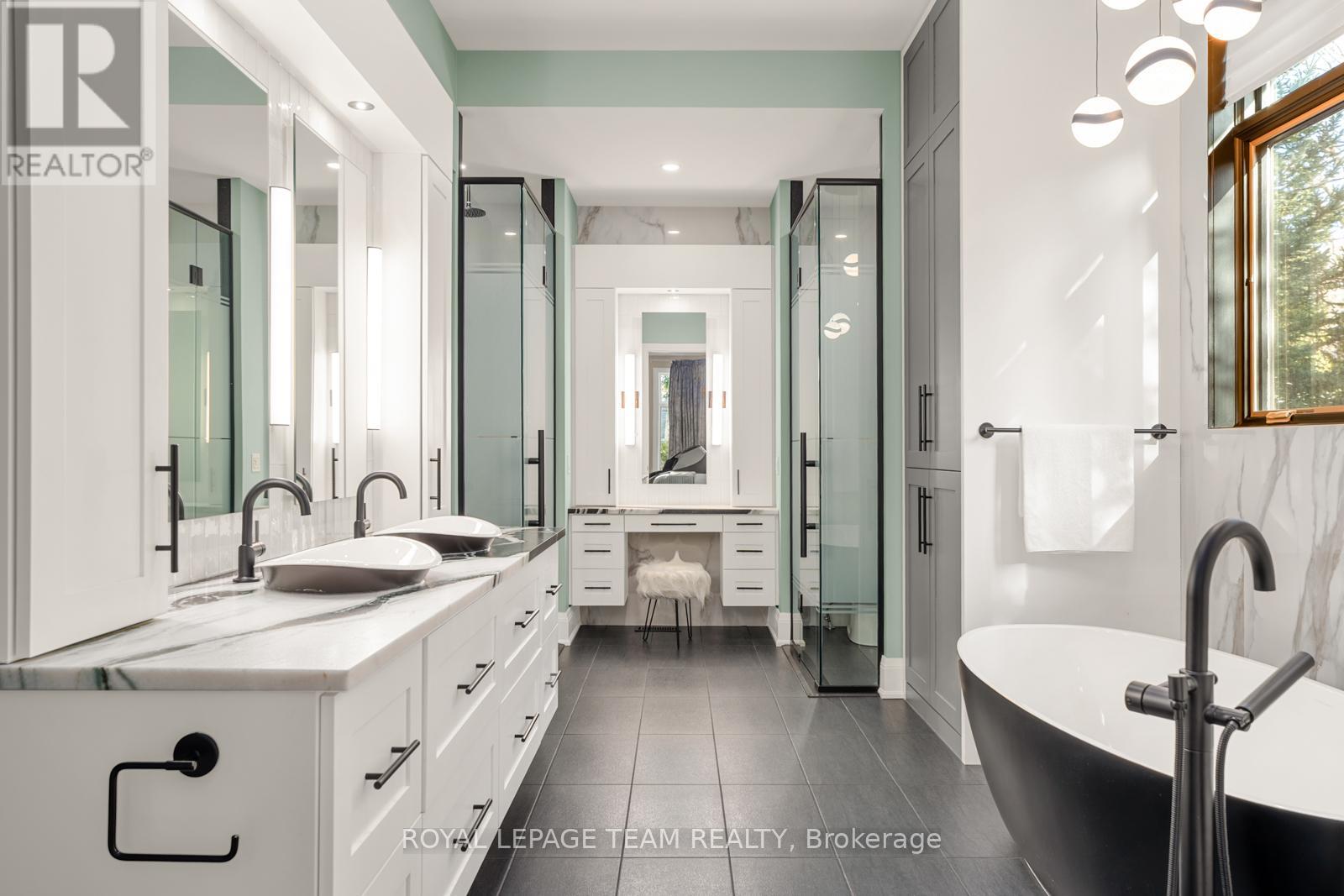 77 Placel Road, Ottawa, Ontario  K1L 5B9 - Photo 17 - X12972920