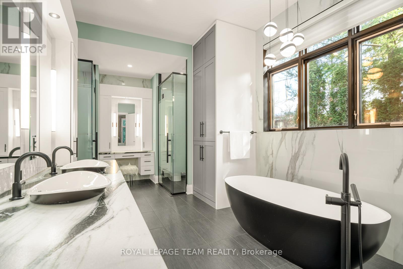 77 Placel Road, Ottawa, Ontario  K1L 5B9 - Photo 18 - X12972920