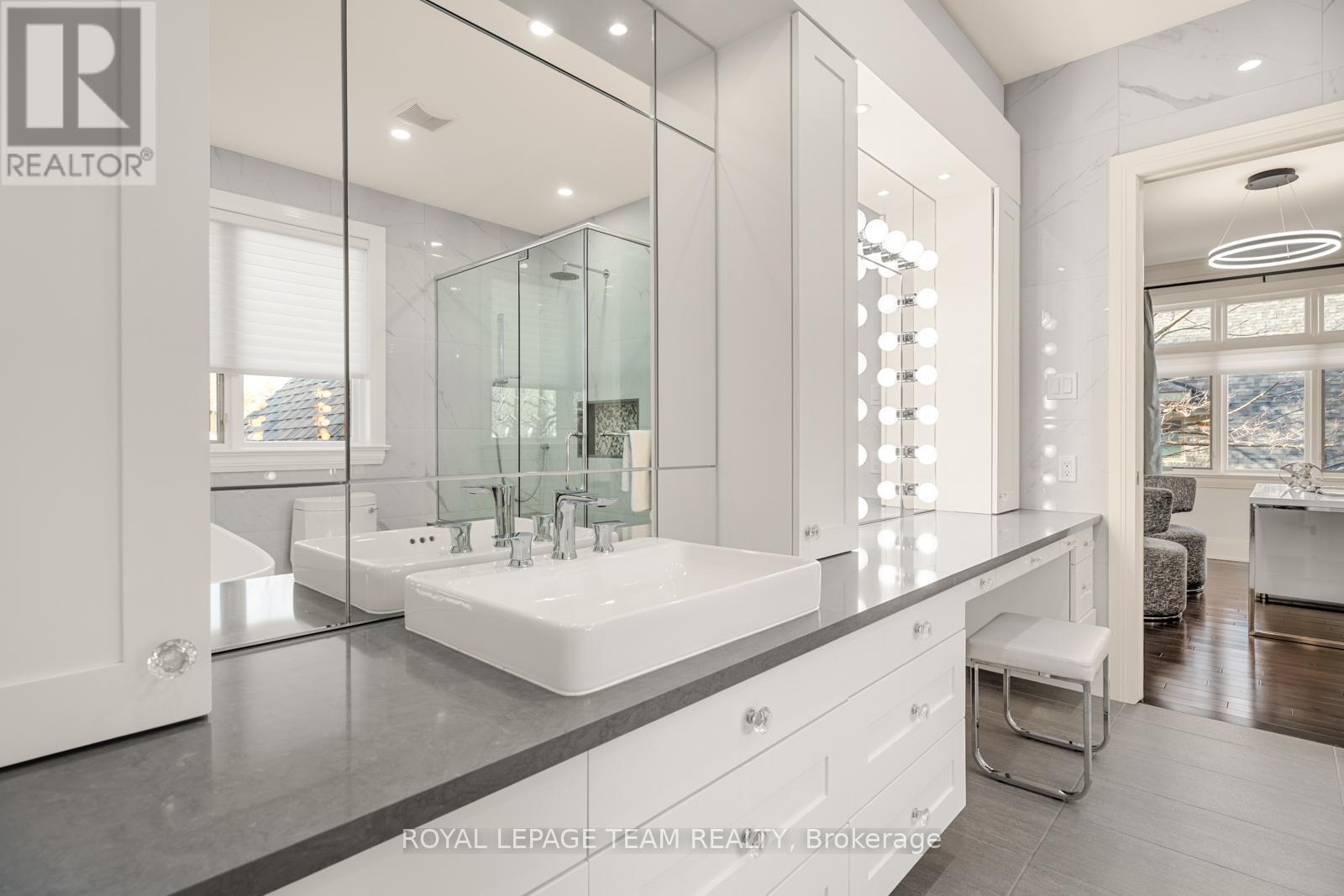 77 Placel Road, Ottawa, Ontario  K1L 5B9 - Photo 23 - X12972920