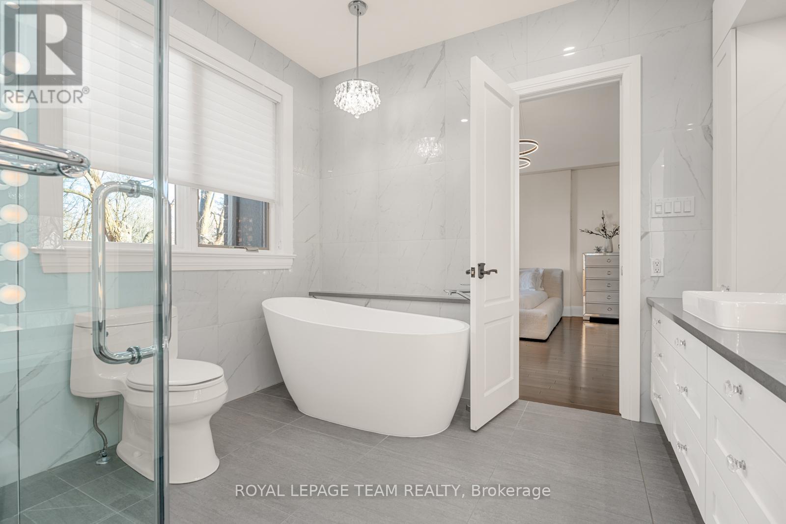 77 Placel Road, Ottawa, Ontario  K1L 5B9 - Photo 24 - X12972920