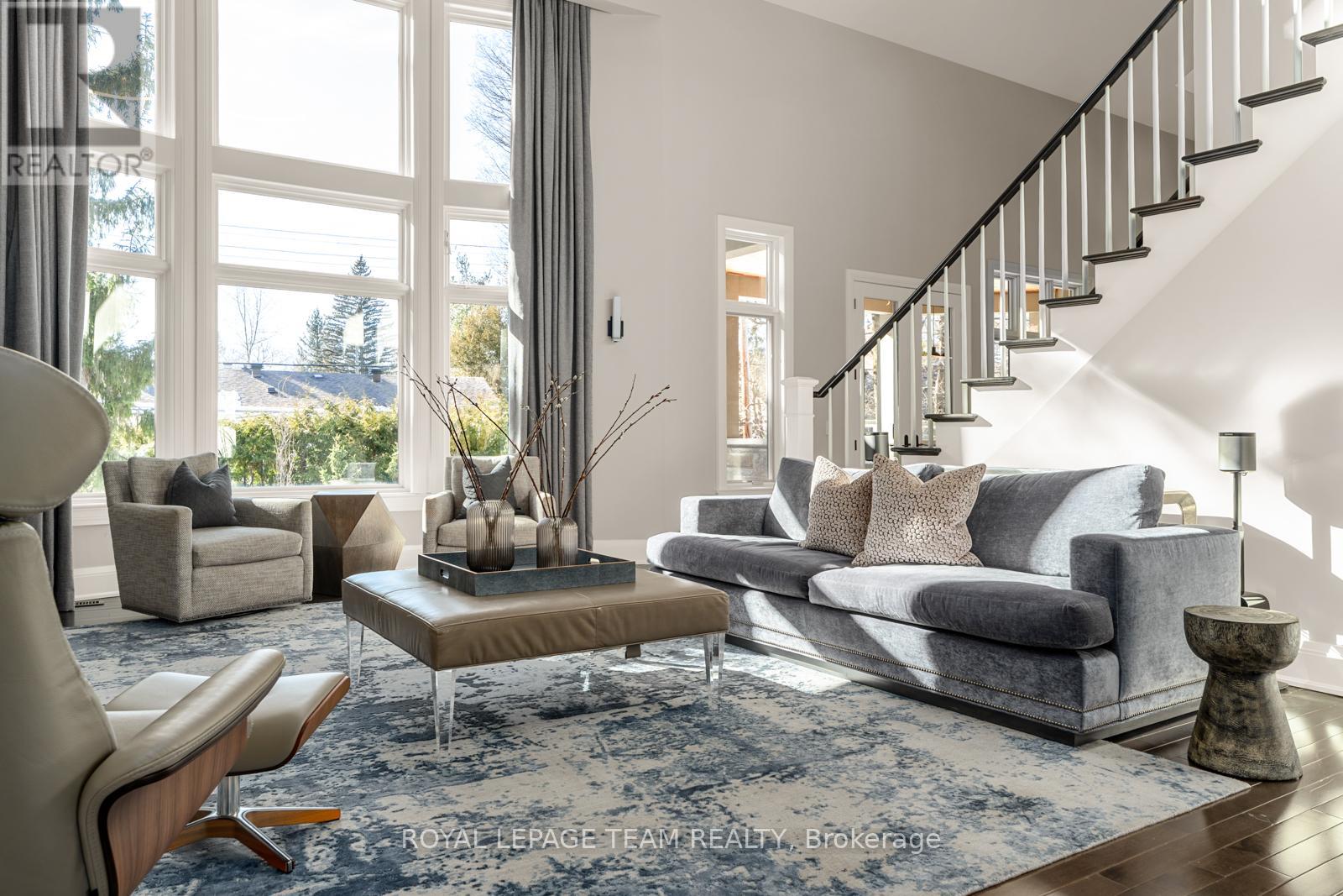 77 Placel Road, Ottawa, Ontario  K1L 5B9 - Photo 4 - X12972920