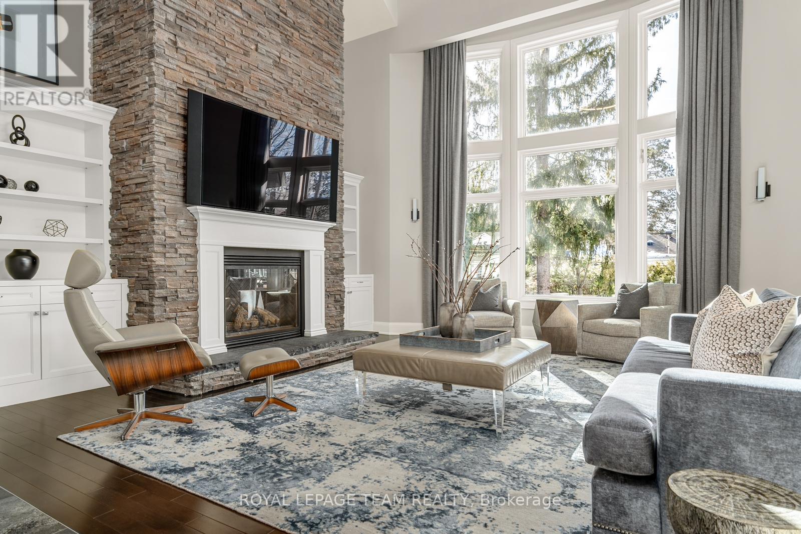 77 Placel Road, Ottawa, Ontario  K1L 5B9 - Photo 5 - X12972920