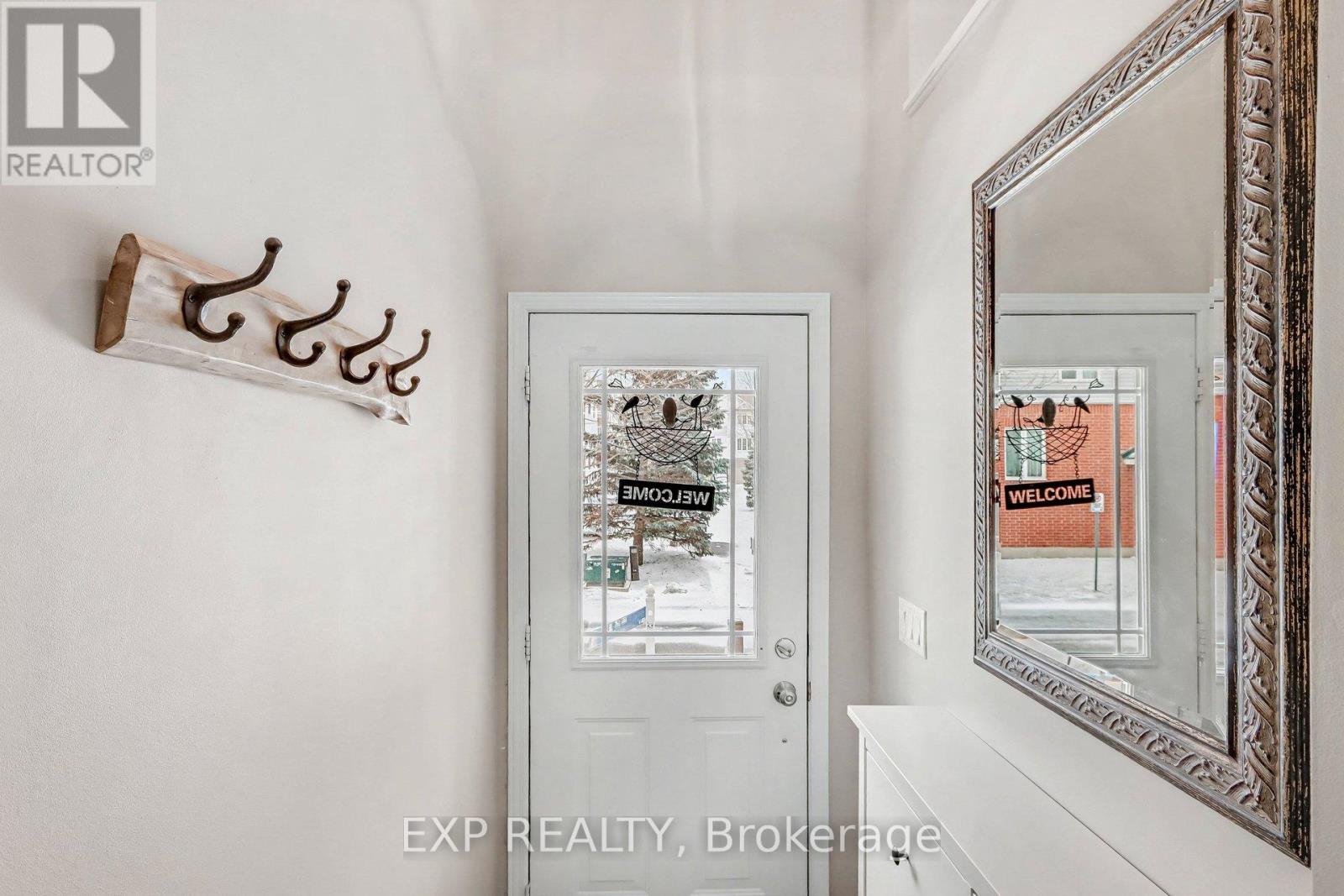 211 Gershwin Private, Ottawa, Ontario  K2H 1G6 - Photo 3 - X12972936