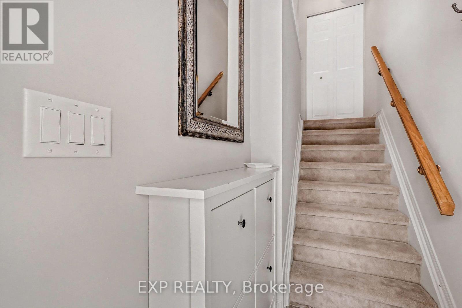 211 Gershwin Private, Ottawa, Ontario  K2H 1G6 - Photo 4 - X12972936