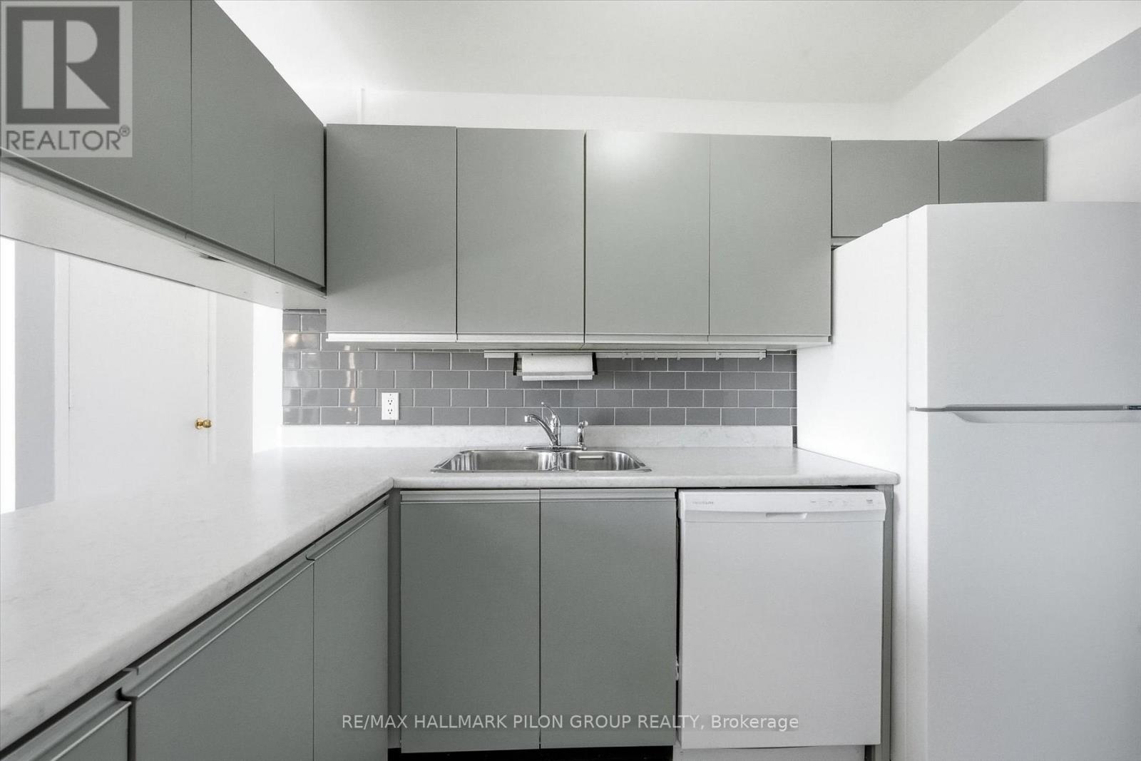 206 - 316 Savard Avenue, Ottawa, Ontario  K1L 7S2 - Photo 8 - X12972962