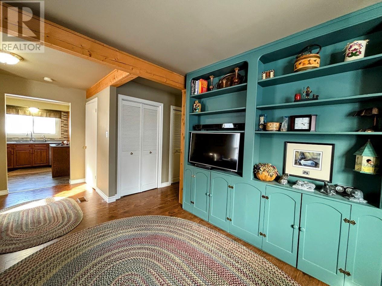 48 Redwing Ave, Manitouwadge, Ontario  P0T 2C0 - Photo 10 - TB2600650