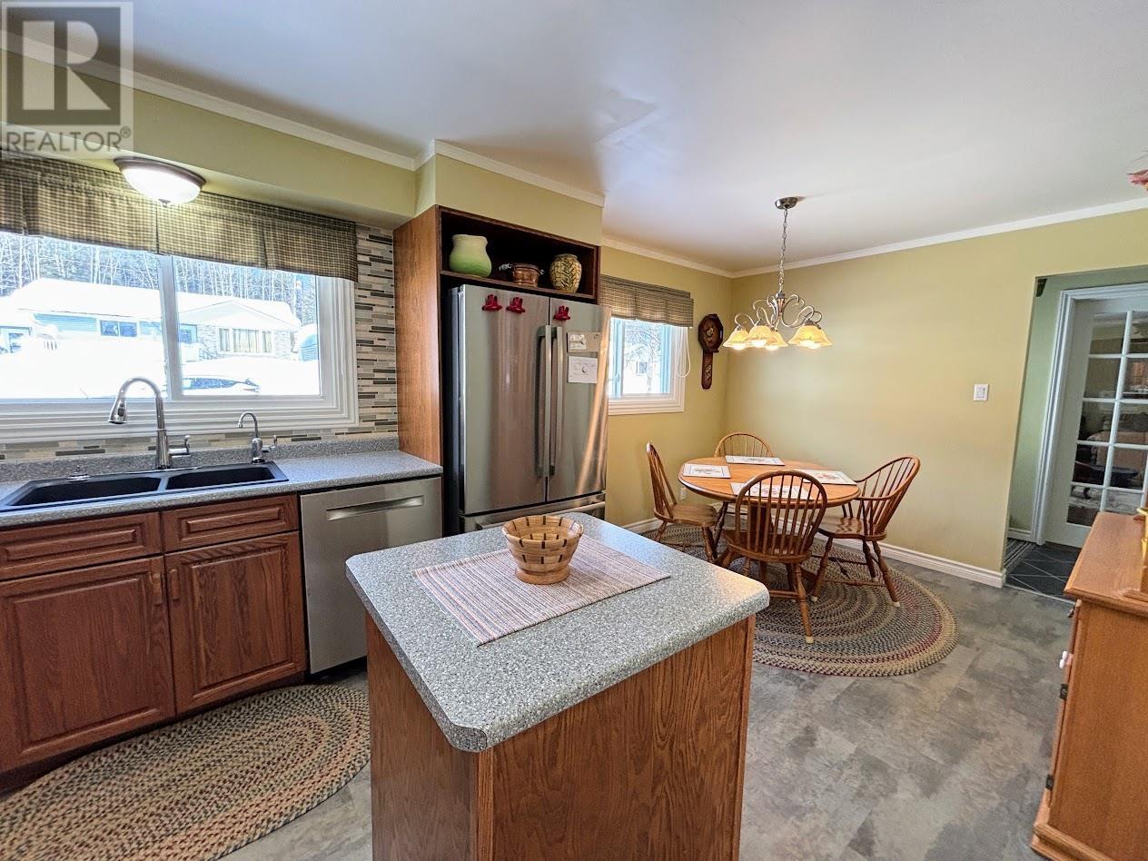 48 Redwing Ave, Manitouwadge, Ontario  P0T 2C0 - Photo 6 - TB2600650