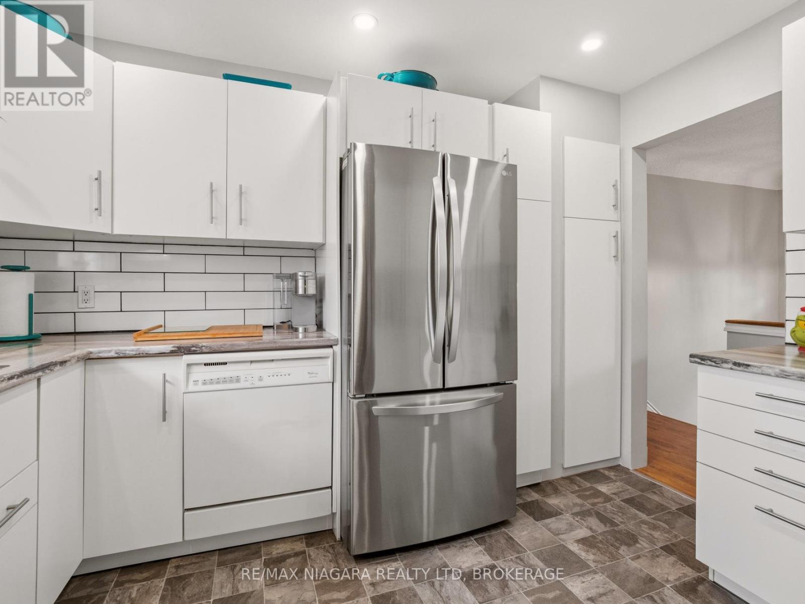 883 Ridge Road N, Fort Erie, Ontario  L0S 1N0 - Photo 13 - X12972946