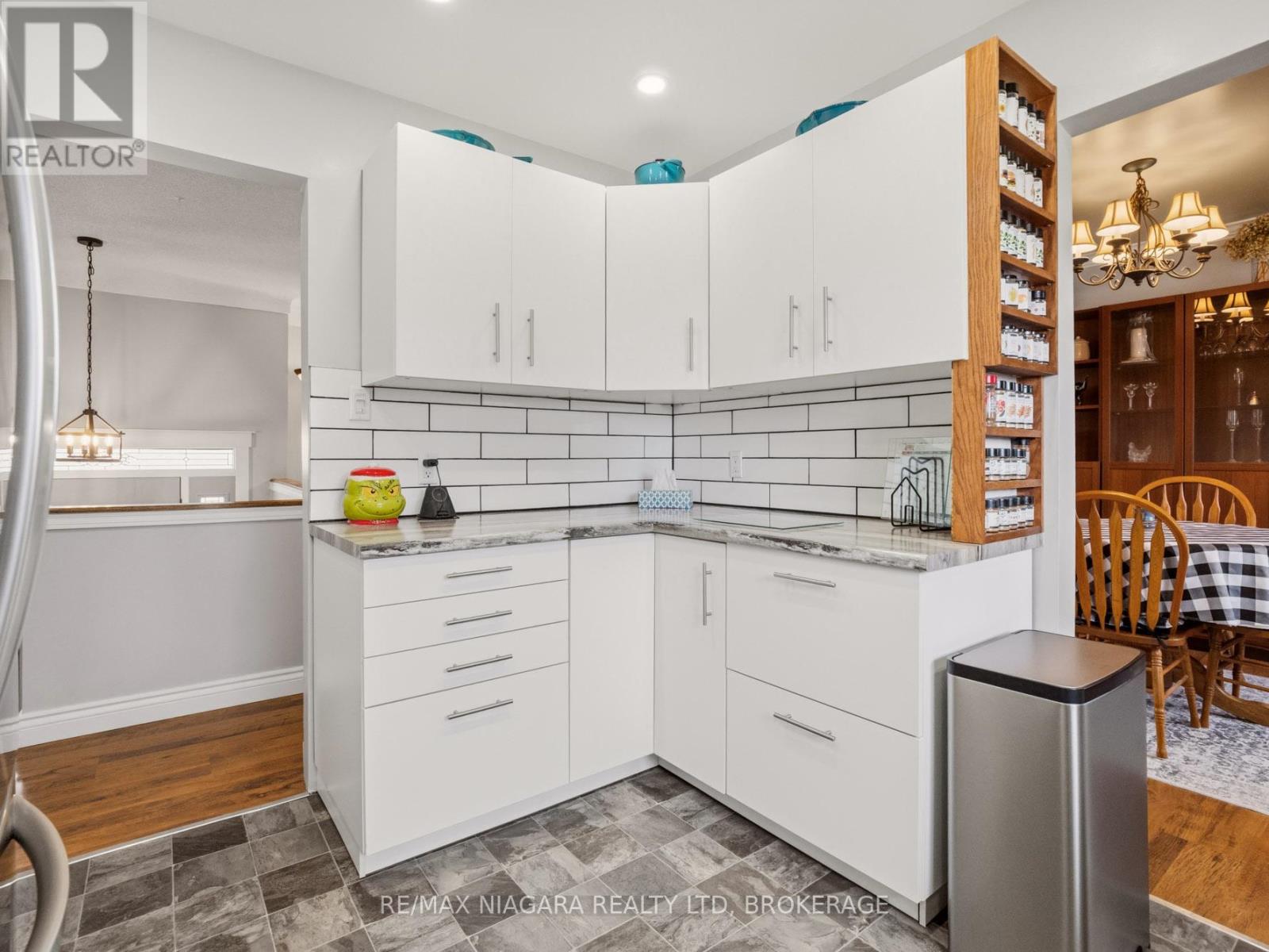 883 Ridge Road N, Fort Erie, Ontario  L0S 1N0 - Photo 14 - X12972946