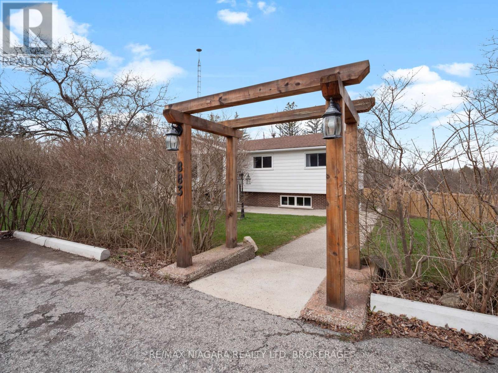 883 Ridge Road N, Fort Erie, Ontario  L0S 1N0 - Photo 5 - X12972946