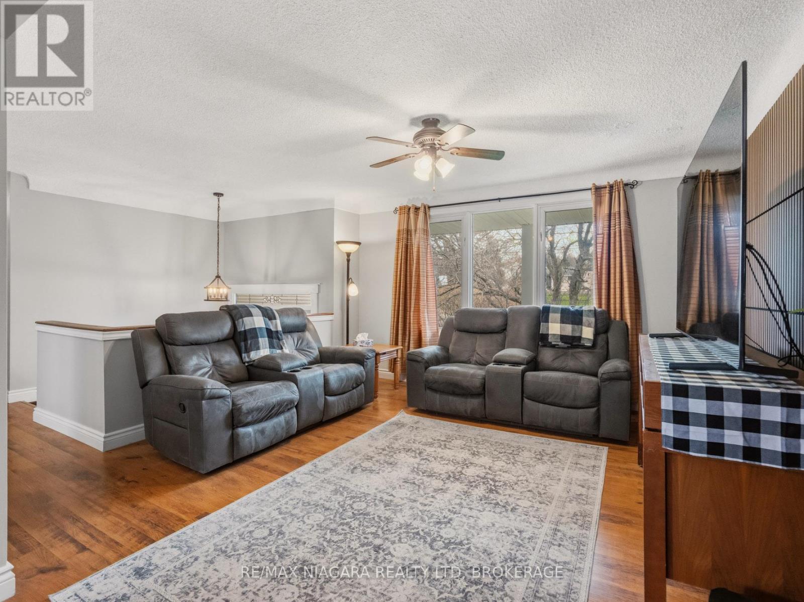 883 Ridge Road N, Fort Erie, Ontario  L0S 1N0 - Photo 8 - X12972946