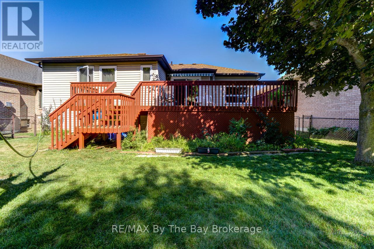 26 Timberland Crescent, Wasaga Beach, Ontario L9Z 1G7 - Photo 25 - S12973102