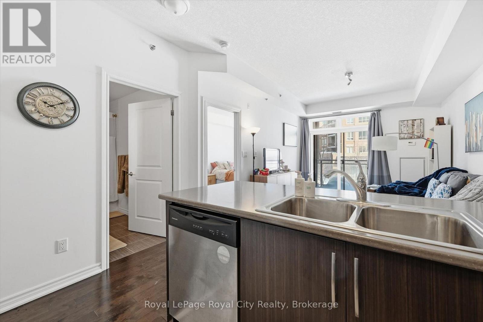 221 - 5317 Upper Middle Road, Burlington, Ontario L7L 0G8 - Photo 6 - W12973126