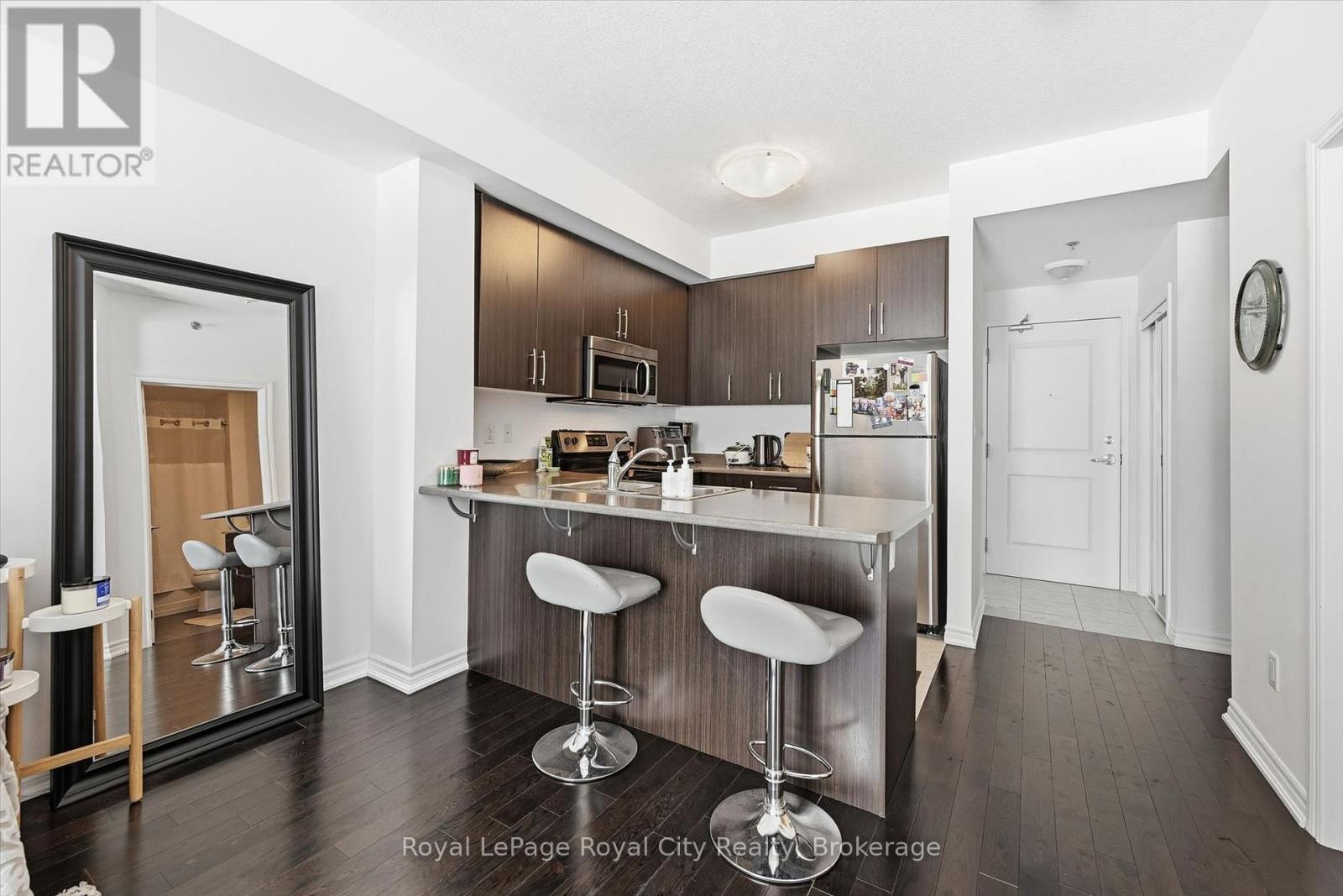 221 - 5317 Upper Middle Road, Burlington, Ontario L7L 0G8 - Photo 8 - W12973126