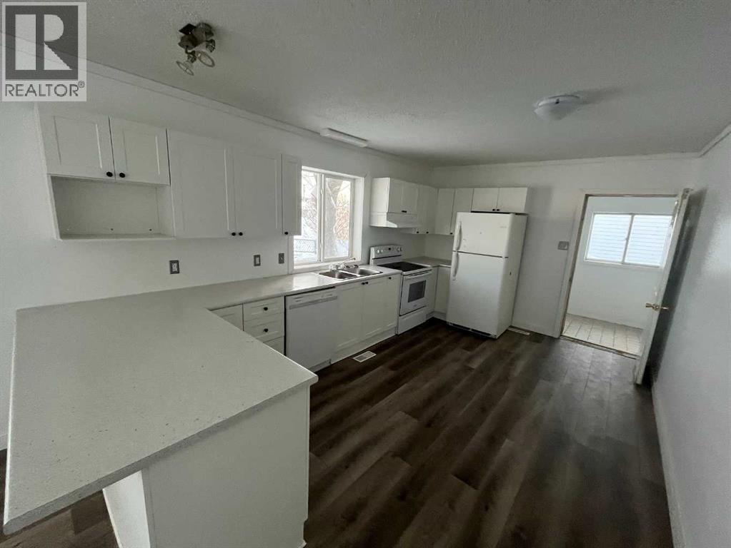 10104 99 Street, High Level, Alberta  T0H 1Z0 - Photo 3 - A2278774