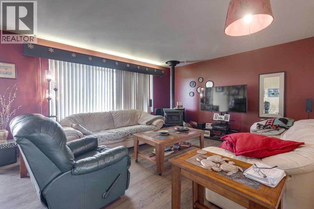 334078 Range Road 241, Rural Kneehill County, Alberta  T0M 2C0 - Photo 6 - A2288095