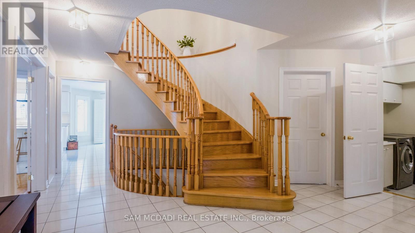 5396 Planter's Wd Court, Mississauga, Ontario  L5M 5V2 - Photo 11 - W12872914