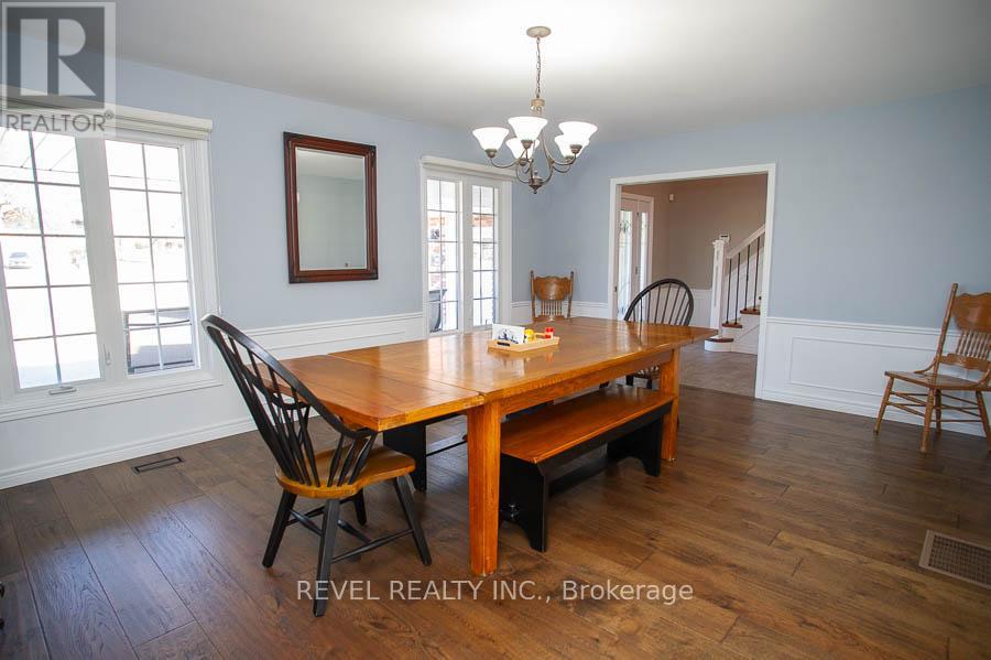 23 Scarfe Gardens, Brantford, Ontario  N3T 6B2 - Photo 6 - X12972070