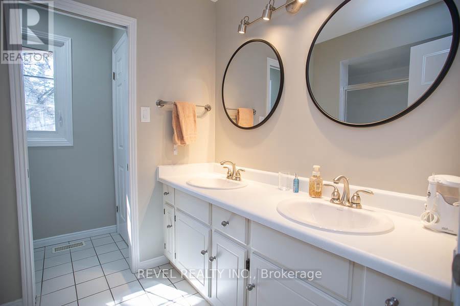 23 Scarfe Gardens, Brantford, Ontario  N3T 6B2 - Photo 33 - X12972070