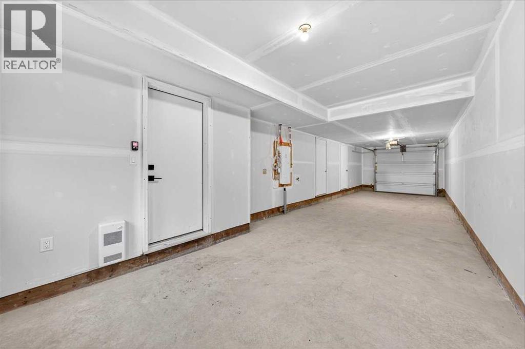 90 Heirloom Passage Se, Calgary, Alberta  T3S 0K1 - Photo 29 - A2295920