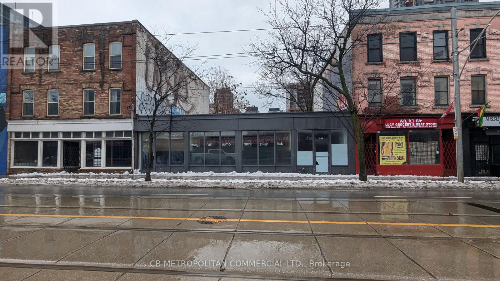 215 QUEEN STREET, Toronto, Ontario