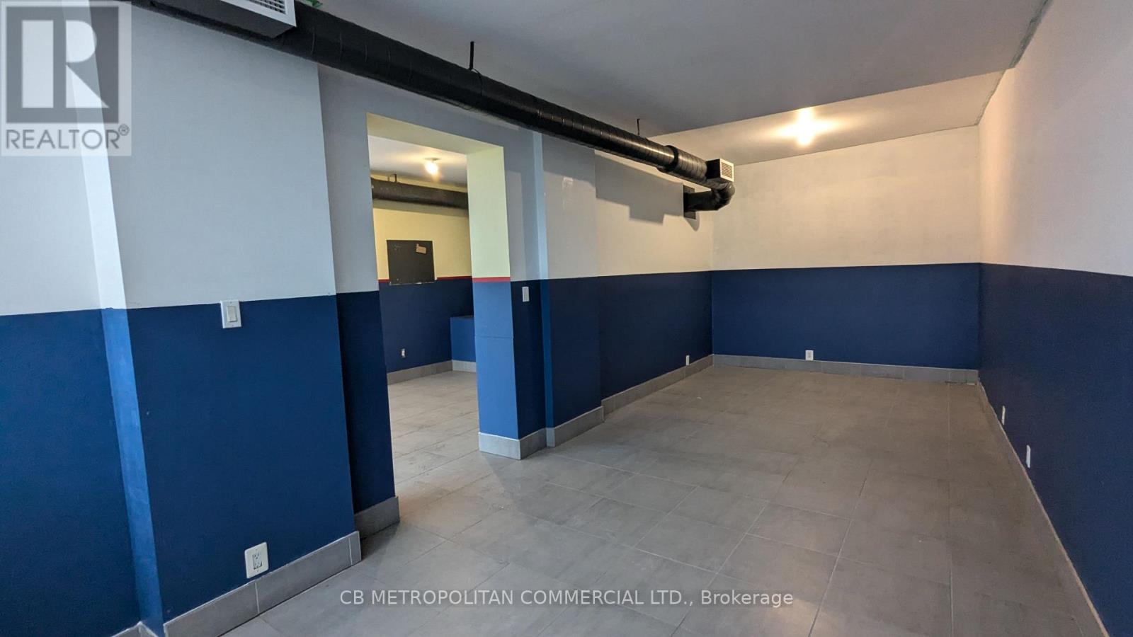 215 Queen Street, Toronto, Ontario  M5A 1S2 - Photo 4 - C12973000